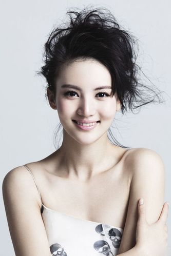 金晨,处女座,1990年9月5日出生于山东济南,毕业于北京舞蹈学院民族舞