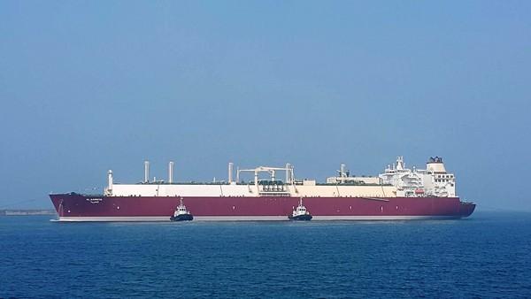 中油公司开启运气新里程 lng船27年首停靠永安港