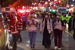 韩国梨泰院踩踏事故调查进展:6人因涉嫌公务过失致死伤罪被立案