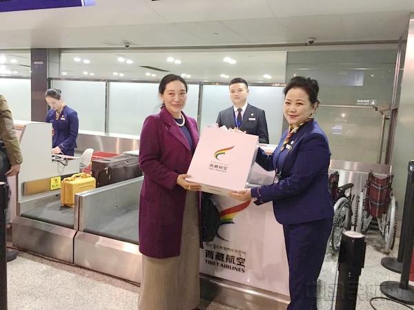 西藏航空独立承担成都双流机场地服保障工作