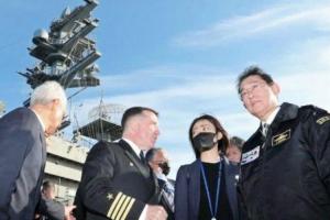 岸田文雄登上里根号航母询问中国福建舰战斗力美军回应很直接